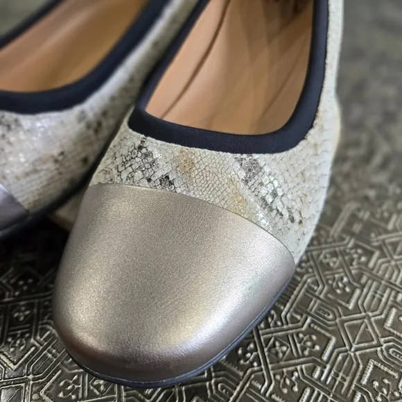 🐢 Clarks Unstructured Darcy Cap Snake Leather Ballet flats women's size 10