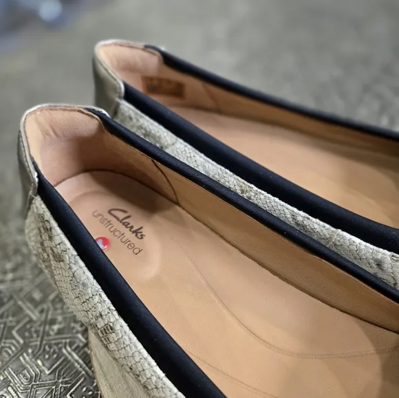 🐢 Clarks Unstructured Darcy Cap Snake Leather Ballet flats women's size 10