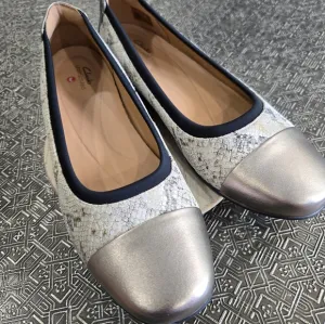 🐢 Clarks Unstructured Darcy Cap Snake Leather Ballet flats women's size 10