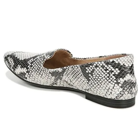 ❤️ Naturalizer Lorna Loafers Flats in Alabaster Snake Print Size 9