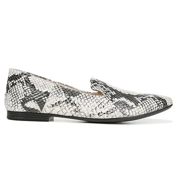 ❤️ Naturalizer Lorna Loafers Flats in Alabaster Snake Print Size 9