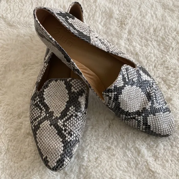❤️ Naturalizer Lorna Loafers Flats in Alabaster Snake Print Size 9