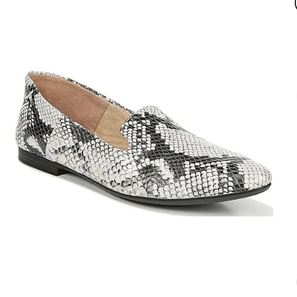 ❤️ Naturalizer Lorna Loafers Flats in Alabaster Snake Print Size 9