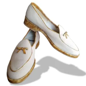 ⭐️ Stuart Weitzman Vintage Beige Loafers with Gold Bows &amp; Trim sz 8AA