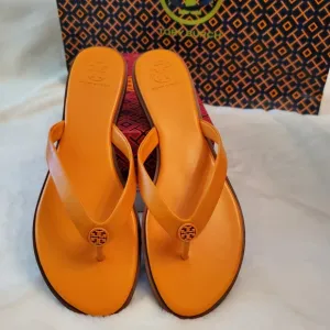 #0178 TORY BURCH NEW IN BOX! FABULOUS!  Benton Thong Slides Sandals