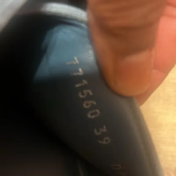 100%  Authentic Gucci Demin SlidesNew never been worn
