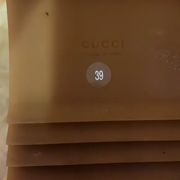 100%  Authentic Gucci Demin SlidesNew never been worn