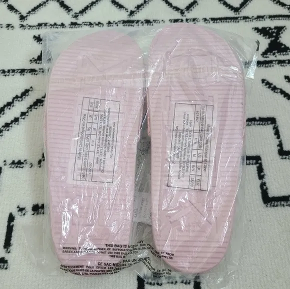 ⭐️40% Off⭐️ Victoria's Secret PINK Tropic Floral Satin Slides