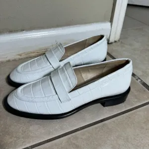 $495 NEW Stuart Weitzman Palmer Women’s 9B Sleek Leather White Loafer Shoe