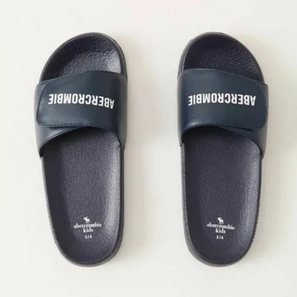 5/6 Abercrombie kids slides w/logo