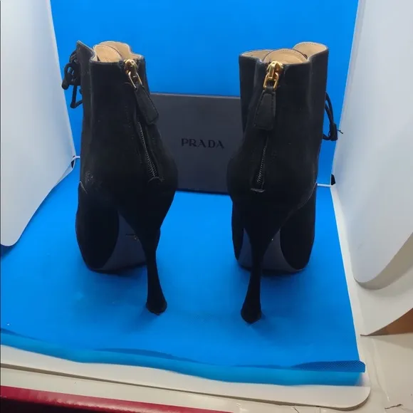 $990🔥 PRADA 135mm Black Platform Suede Lace Up Bambu Zip Ankle Boots 7.5…