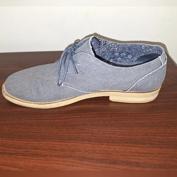 A pair of Margaritaville men's blue suede loafers in a size 11. Office, business