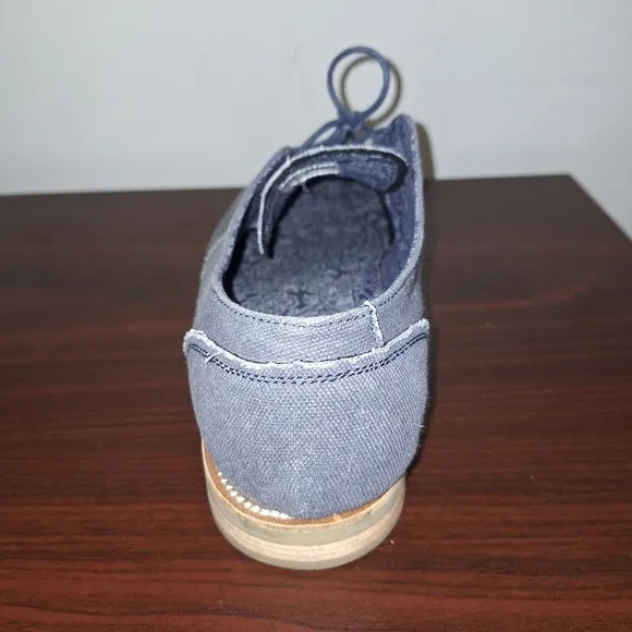 A pair of Margaritaville men's blue suede loafers in a size 11. Office, business
