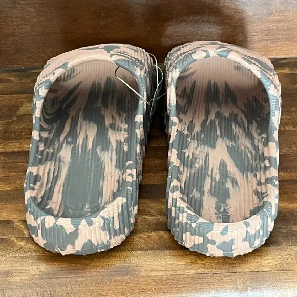 Adidas Adilette 22  Men's Brown Camo Slides Slip On Casual Pool NEW Size 13