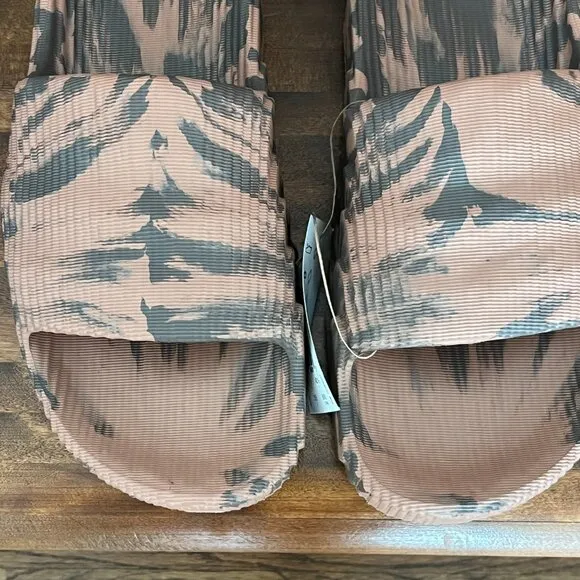 Adidas Adilette 22  Men's Brown Camo Slides Slip On Casual Pool NEW Size 13