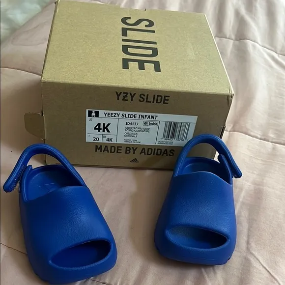 Adidas Blue Sandals Modern Design