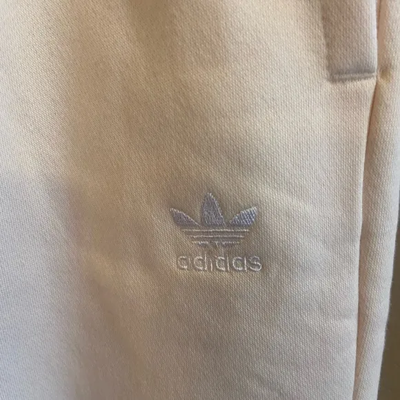 ADIDAS NWOT PREMIUM ESSENTIALS SWEAT PANTS design Men’s small cream cotton poly