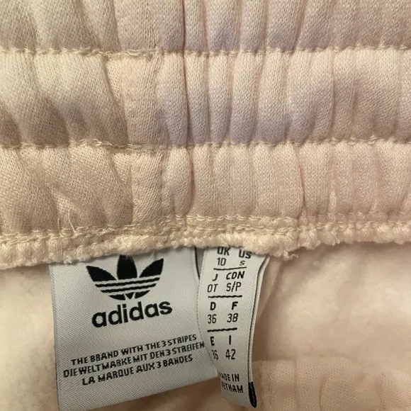 ADIDAS NWOT PREMIUM ESSENTIALS SWEAT PANTS design Men’s small cream cotton poly