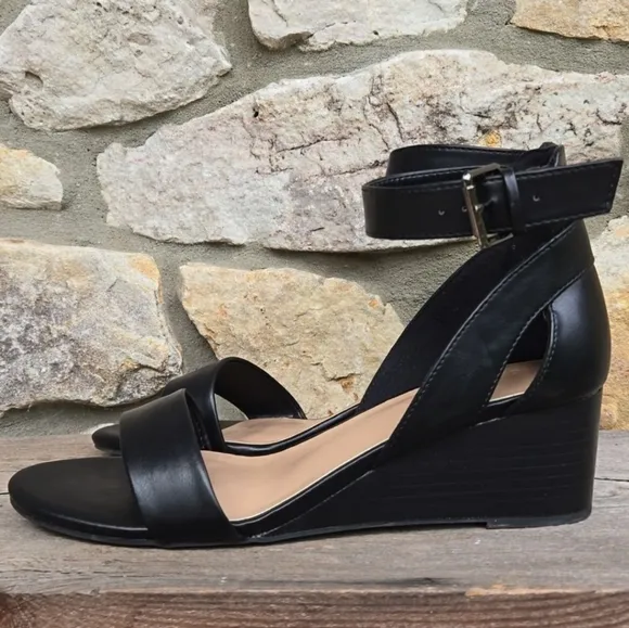 Aerosoles Black Wedge Heel Sandal Buckle Ankle Strap Women's Size 10 Windmill