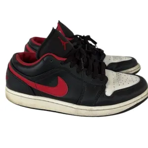 Air Jordan 1 Low Top Black Red White Leather Athletic Sneakers Activewear Mens 9