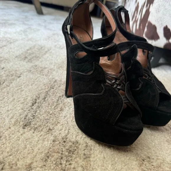 Alaïa Paris Black Suede Platform Sandals – Size 38  Elevate your wardrobe with t
