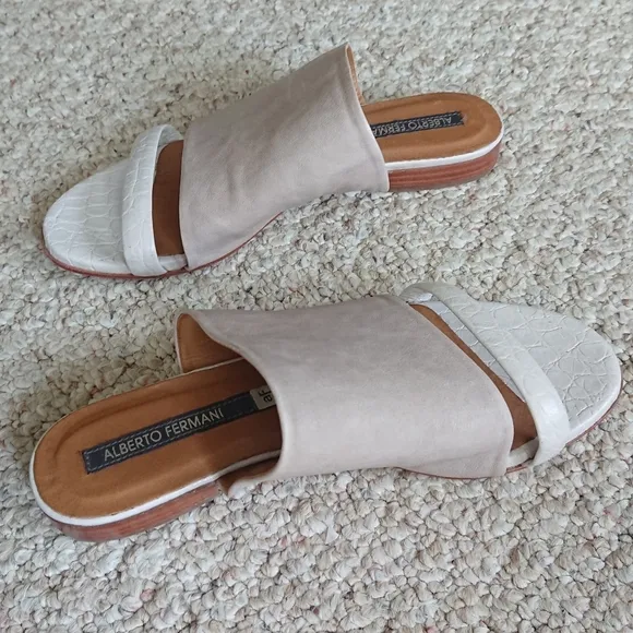 Alberto Fermani Tan and White Italian leather Slide Sandals size 6