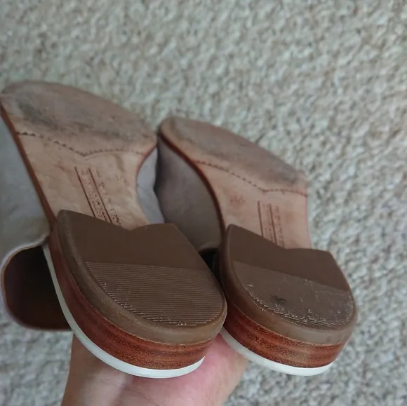Alberto Fermani Tan and White Italian leather Slide Sandals size 6