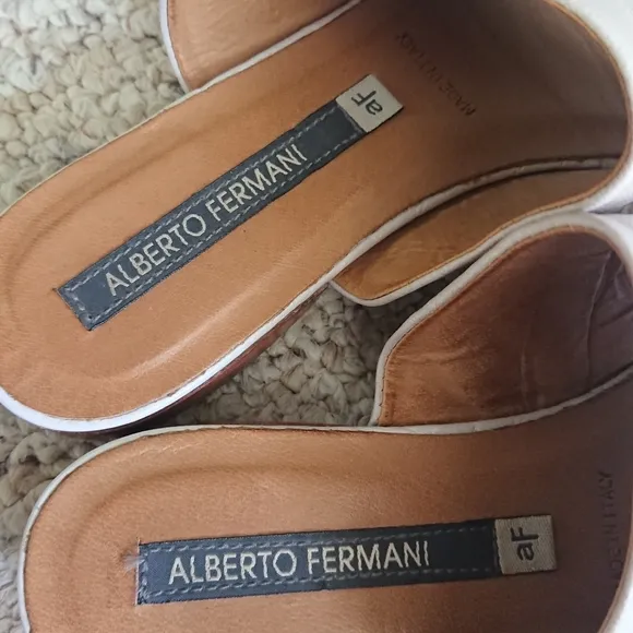 Alberto Fermani Tan and White Italian leather Slide Sandals size 6