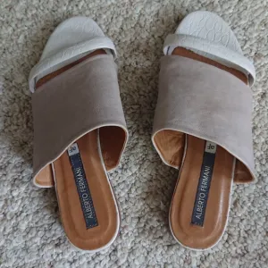 Alberto Fermani Tan and White Italian leather Slide Sandals size 6