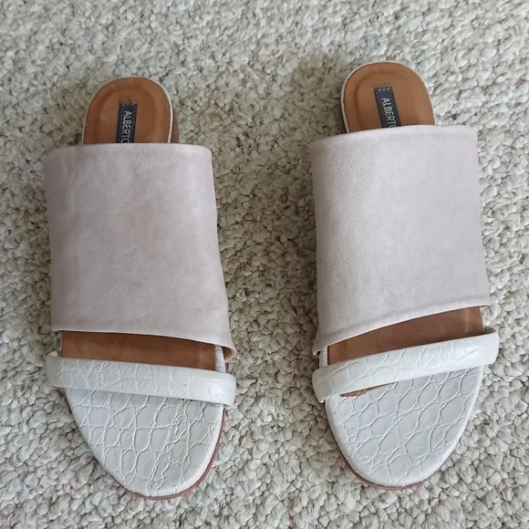 Alberto Fermani Tan and White Italian leather Slide Sandals size 6