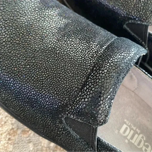 Alegria LIKE NEW Keli Professional Shoes Metallic Embossed Loafers Slip On Black