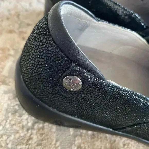 Alegria LIKE NEW Keli Professional Shoes Metallic Embossed Loafers Slip On Black