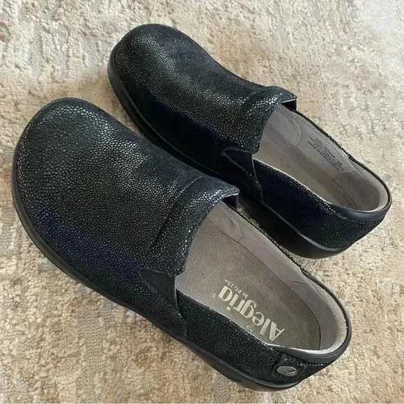 Alegria LIKE NEW Keli Professional Shoes Metallic Embossed Loafers Slip On Black