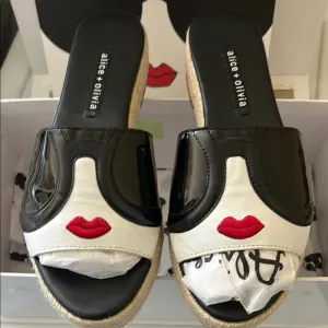 ALICE   OLIVIA KEKO STACEFACE SLIDE   8.5