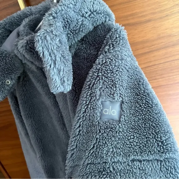 ALO YOGA Foxy Sherpa Cropped Hooded Fleece Teddy Jacket Steel Blue Small