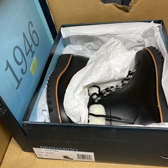 Anthropologie Bernardo Wiley rain Black Rai/winter  Boots, Size