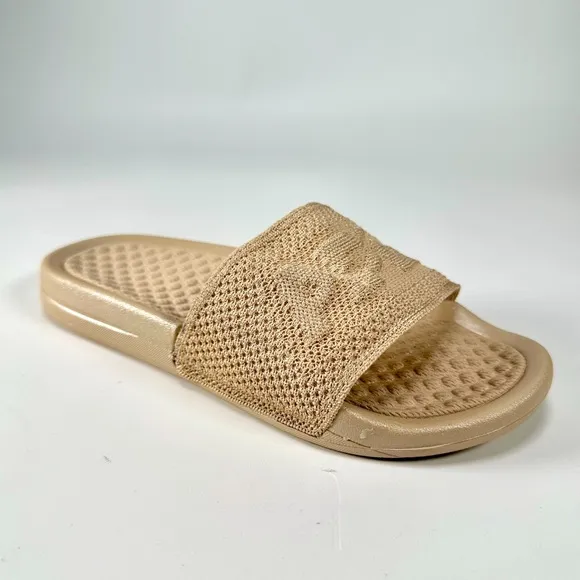 APL: Athletic Propulsion Labs Women’s Big Logo Techloom Slides in Parchment
