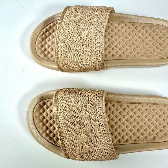 APL: Athletic Propulsion Labs Women’s Big Logo Techloom Slides in Parchment