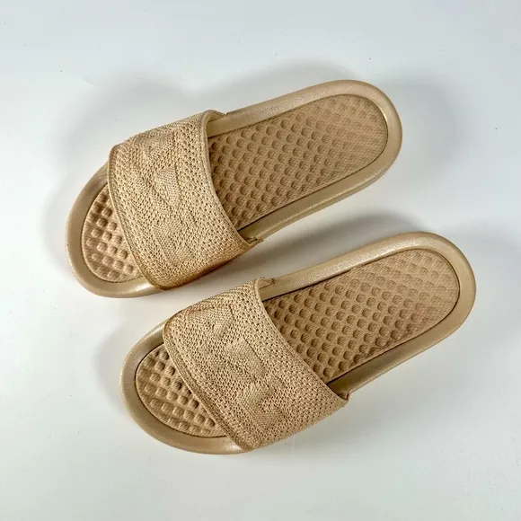APL: Athletic Propulsion Labs Women’s Big Logo Techloom Slides in Parchment