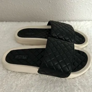 APL Athletic Propulsion Labs Women’s Size 7 Lusso Slides Black/Pristine