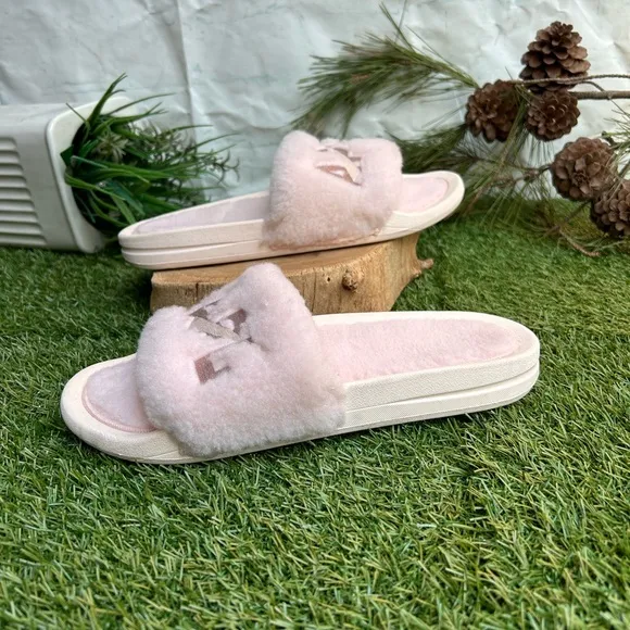 APL:Athletic Propulsion Labs Women Sheepskin Sandal, Cream/Pink Powder Sz 8 NEW