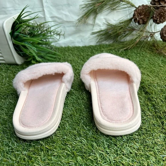 APL:Athletic Propulsion Labs Women Sheepskin Sandal, Cream/Pink Powder Sz 8 NEW