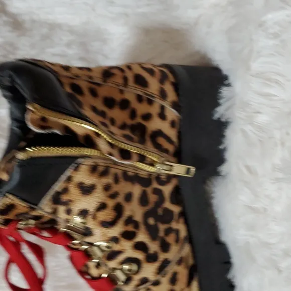 Aqua Fur Animal Print Lace-Up Ankle Boots Size 8.5 NWOT