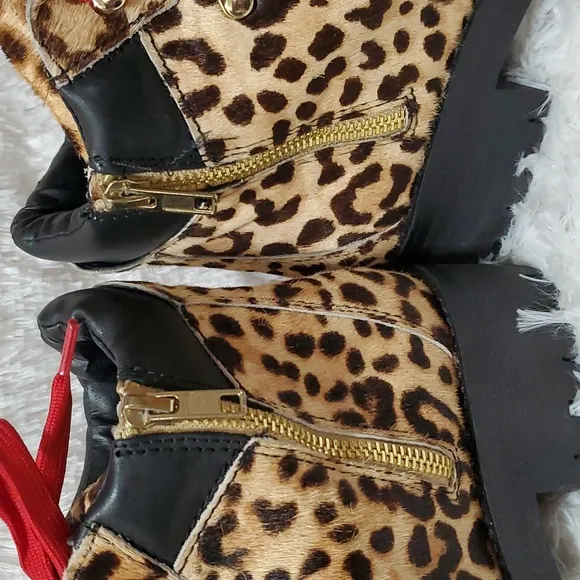 Aqua Fur Animal Print Lace-Up Ankle Boots Size 8.5 NWOT