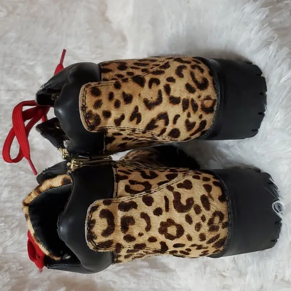 Aqua Fur Animal Print Lace-Up Ankle Boots Size 8.5 NWOT