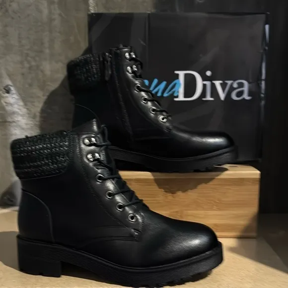 AquaDiva Britt Black Leather Lace-Up Boots  (BBT6)