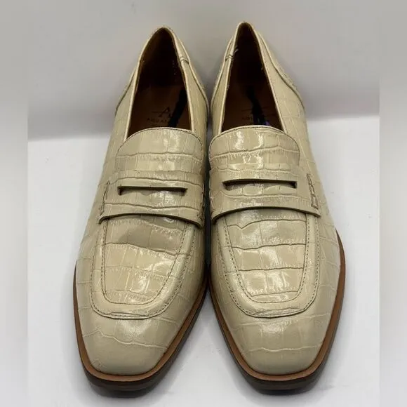 Aquatalia Women’s Size 7.5 Riya Croc Embossed Penny Loafer in Beige
