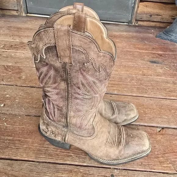 Ariat Round Up Outfitter Western Boot Women's 9.5B