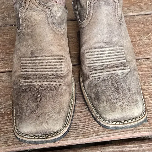 Ariat Round Up Outfitter Western Boot Women's 9.5B