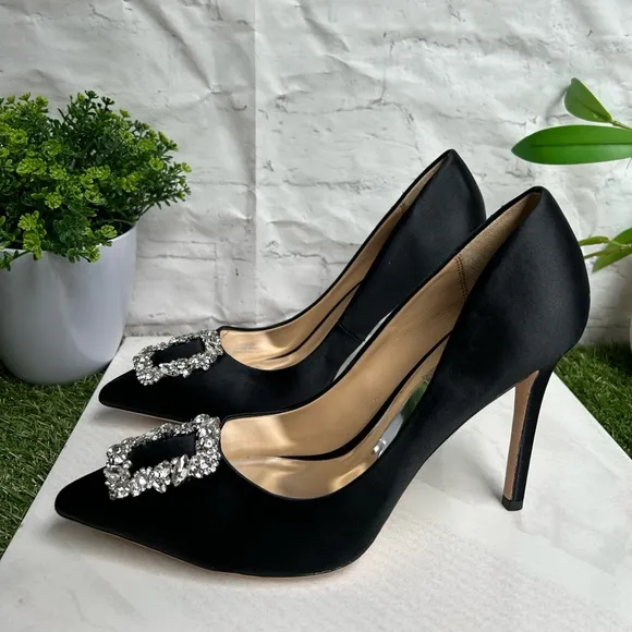 Badgley mischka black Cher Crystal Embellished Pump size 9 new